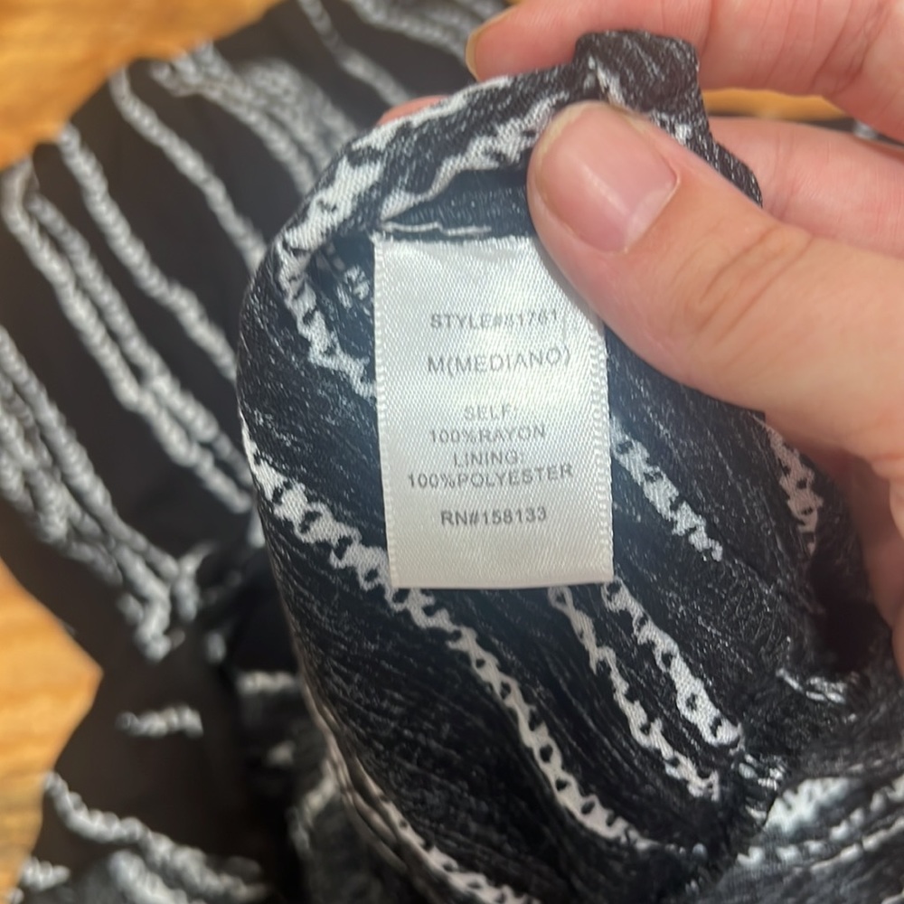 NWOT black and white striped jumpsuit size M - Picture 7 of 7
